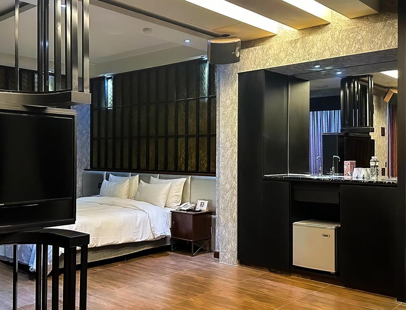 Pingtung 欧游连锁精品旅馆-屏东馆汽车旅馆 外观 照片